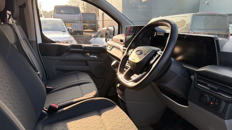 Ford Transit Custom 320 L2 Diesel Fwd 2.0 EcoBlue 136ps H1 Van Limited